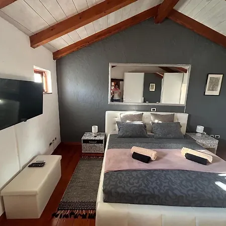 Ξενοδοχείο House Aneta 3*